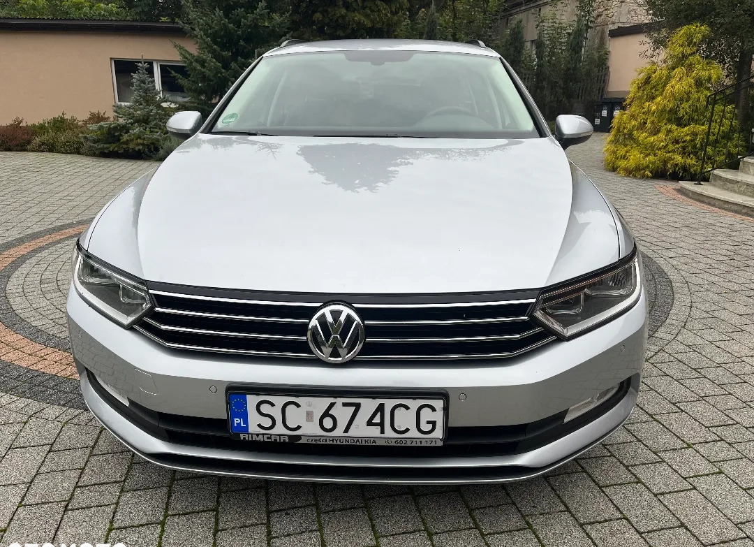 Volkswagen Passat cena 71900 przebieg: 124737, rok produkcji 2020 z Częstochowa małe 596